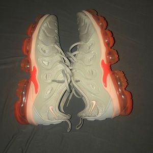 Like New Nike Air Vapormax Plus ‘Creamsicle’